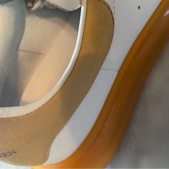 Alexander McQueen sneakers size 37.5 white and yellow gold. - Picture 3 of 7